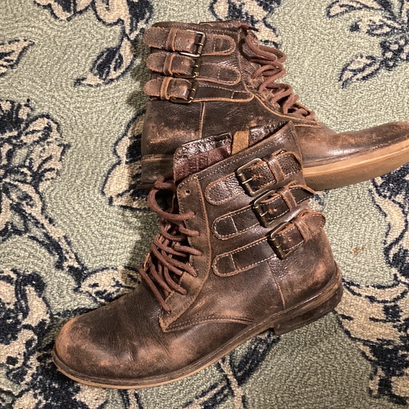 Lace up Matisse leather boots with buckles - Picture 7 of 7